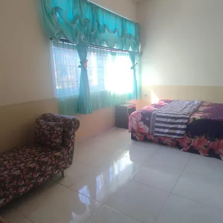 D-Rima Homestay Ruteng Exterior photo