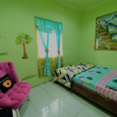 D-Rima Homestay Ruteng Exterior photo